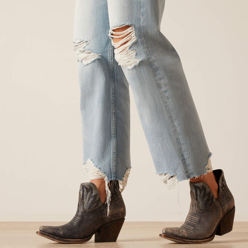 Ultra High Rise Woman's Tomboy Straight Jean | 10045187