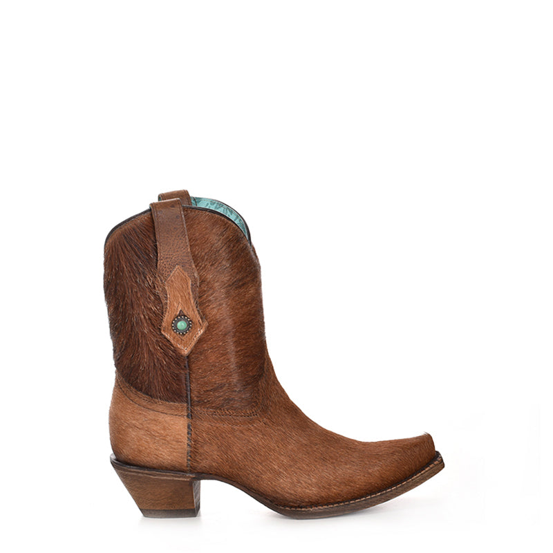 C3586 | Ladies Corral Hair-On Boots